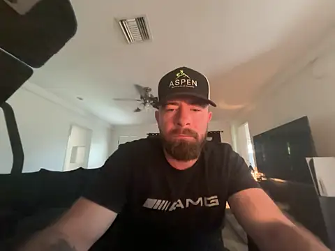 biggdickbandit92 online show from June 3, 1:57 pm