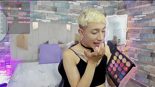 CYRUS TAY online show from May 22, 11:59 am