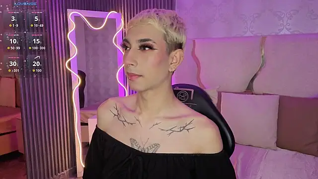 CYRUS TAY online show from June 6, 7:42 pm