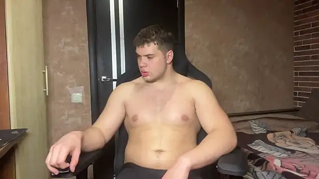 MusclePhantom online show from May 4, 8:21 pm