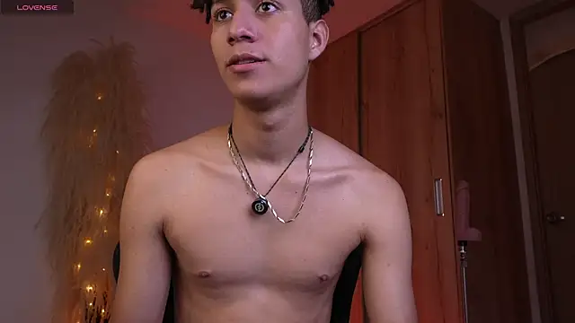 Afro god  online show from May 9, 4:13 am