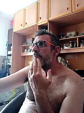 gigolobcn online show from May 17, 11:17 am