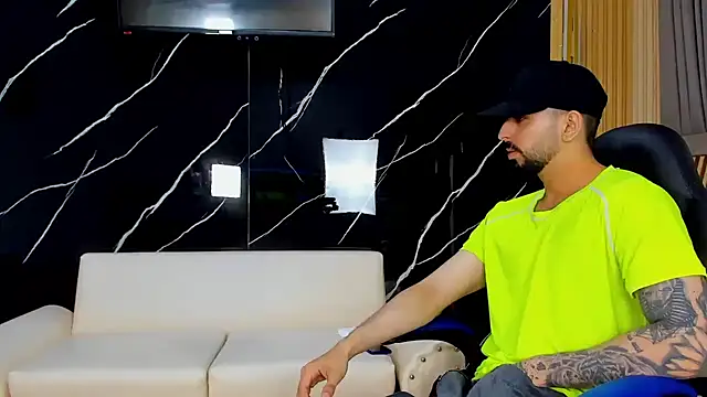 giannis090 online show from May 17, 5:15 am