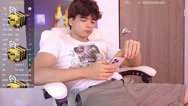 an drew18 online show from May 17, 4:03 pm