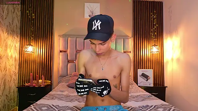 Room 69x online show from April 30, 5:31 pm
