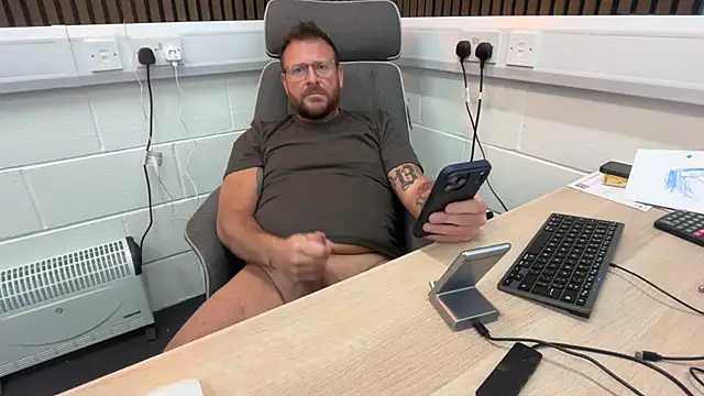bilf1978 online show from April 29, 9:03 am