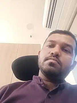 VJ17 online show from May 4, 10:28 am