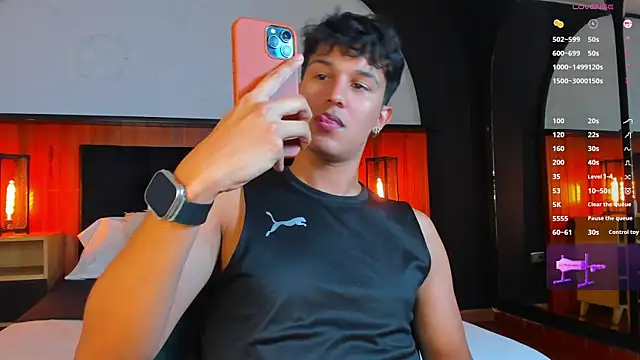 Leo Savage  online show from April 29, 3:55 am