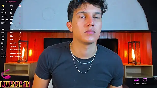 Leo Savage  online show from May 1, 4:05 am