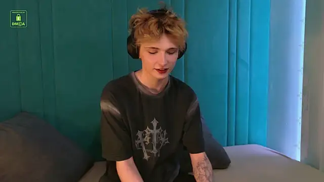 Your avatar online show from July 18, 8:58 pm