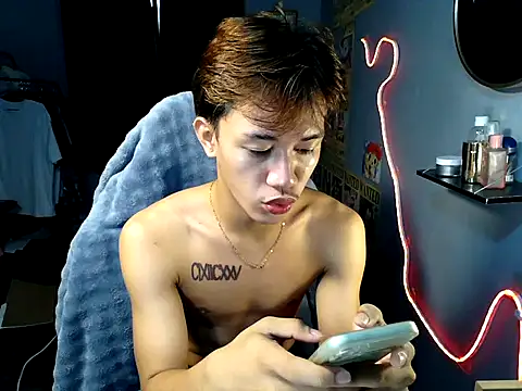 naughtyboyloy 0 online show from July 30, 2:33 am