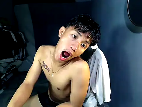 naughtyboyloy 0 online show from May 2, 11:46 am