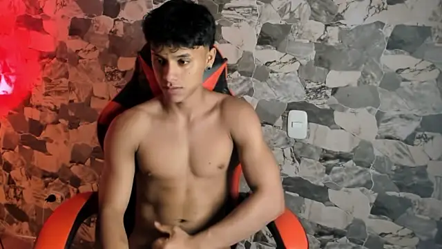 ZYZZ1312 online show from June 18, 5:09 am
