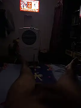 jucydick010887 online show from May 5, 6:19 pm
