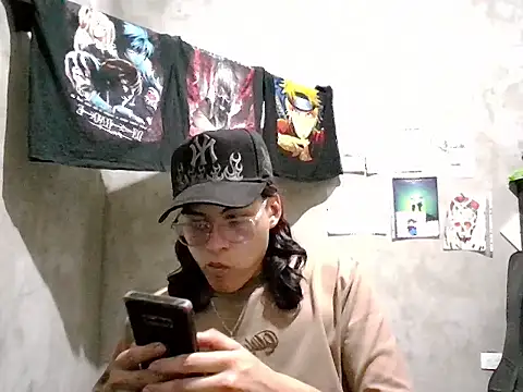 dirty model online show from May 4, 10:55 pm