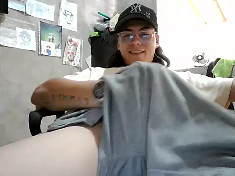 dirty model online show from May 24, 4:35 pm