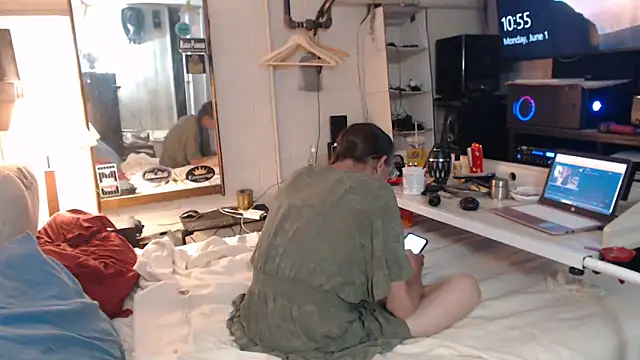 Puff0169 online show from June 2, 2:56 am