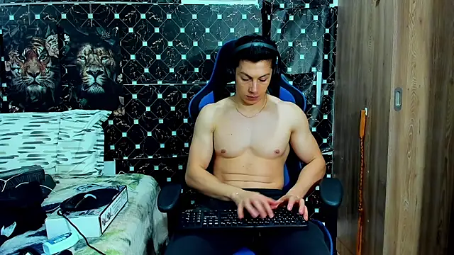 javiersexymann online show from May 5, 4:25 am