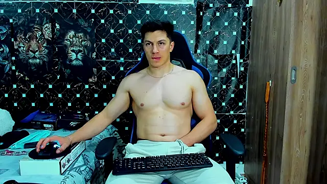 javiersexymann online show from May 3, 11:28 pm