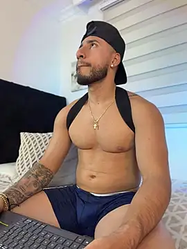Thiago Hill online show from June 23, 12:37 am