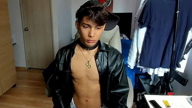 AliottTwink online show from July 22, 2:42 pm