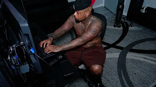 SLANGONDEMHOES online show from May 14, 3:15 am