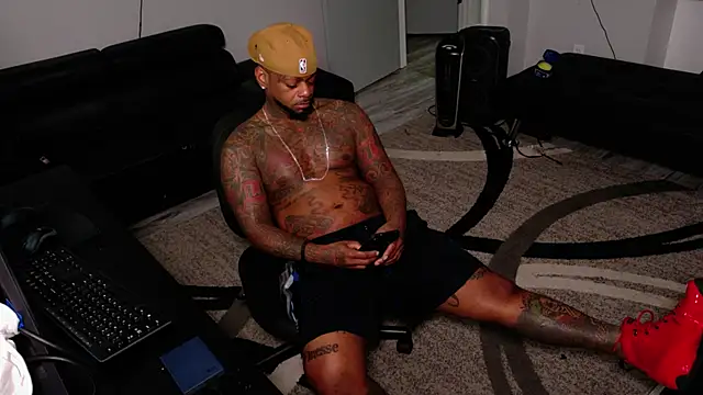 SLANGONDEMHOES online show from May 4, 4:53 pm