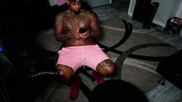 SLANGONDEMHOES online show from August 1, 1:43 pm