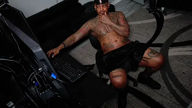SLANGONDEMHOES online show from May 17, 8:27 pm
