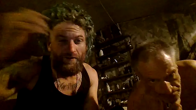 bearded cross online show from July 19, 12:33 pm