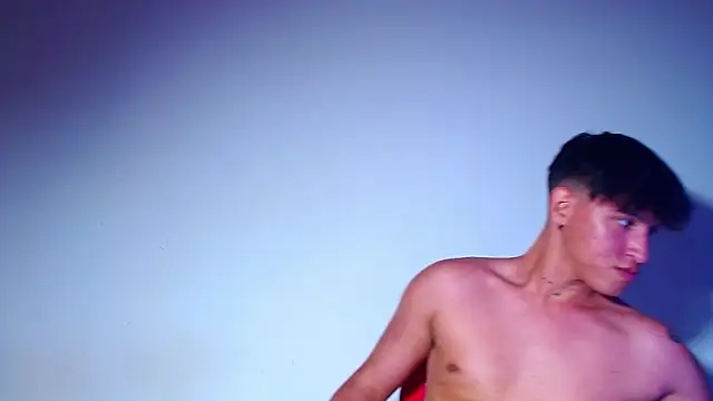 rowanbigboy23 online show from May 3, 2:36 am