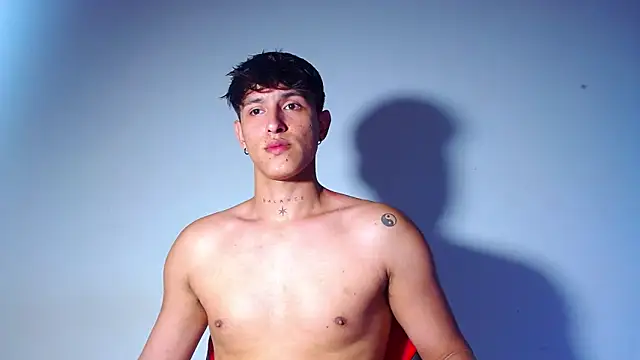 rowanbigboy23 online show from May 13, 10:40 pm