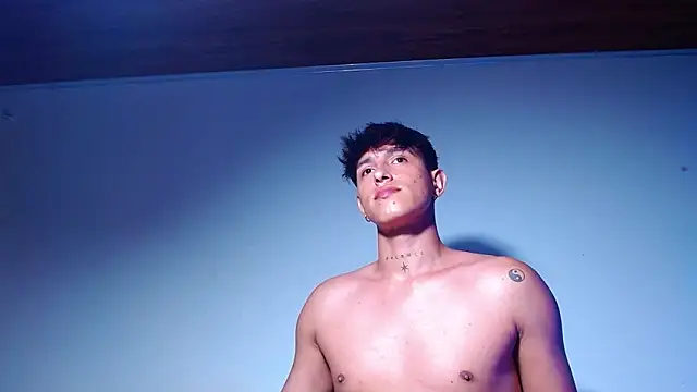 rowanbigboy23 online show from May 10, 3:19 am
