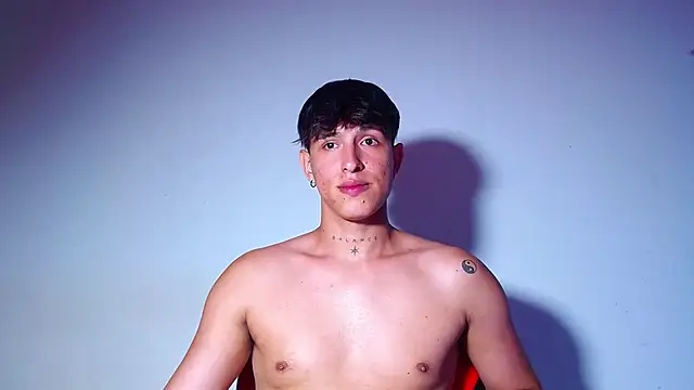 rowanbigboy23 online show from May 8, 3:18 am