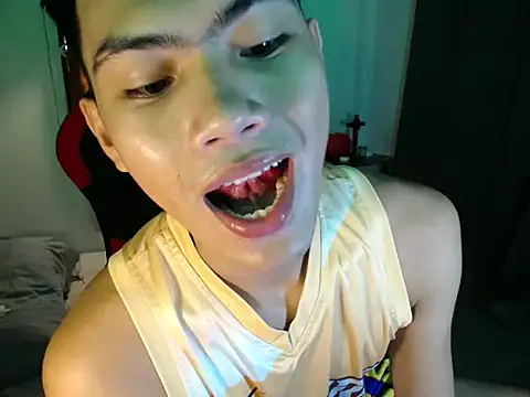 alex cummer online show from May 21, 9:26 am