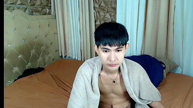 xxxhugecocktwinkxxx online show from February 13, 8:03 pm