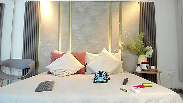 NikoStone  online show from June 11, 1:49 am