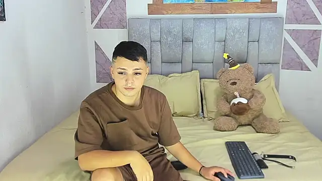 christopher Hot online show from July 16, 2:07 am