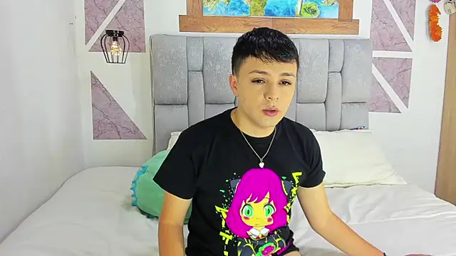 christopher Hot online show from August 4, 9:30 pm