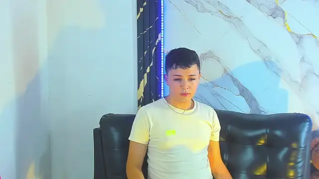 christopher Hot online show from May 7, 1:27 am