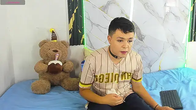 christopher Hot online show from July 9, 6:11 pm