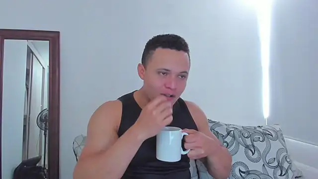 KingLevi01 online show from June 26, 2:30 pm
