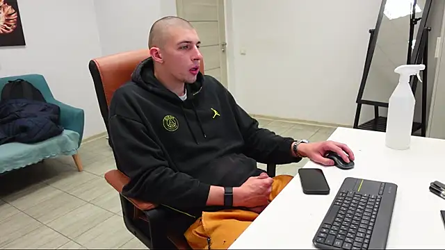 Ryan Dozer online show from May 13, 7:49 am