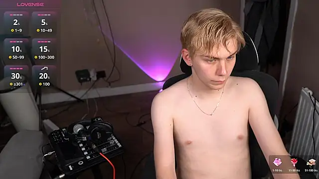 scottishtwink01 online show from July 14, 11:44 pm