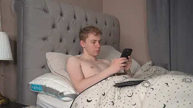 scottishtwink01 online show from May 10, 9:49 pm