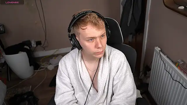 scottishtwink01 online show from July 14, 1:07 am