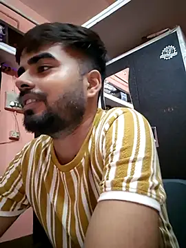 soniriyaa010101 online show from August 4, 7:18 pm