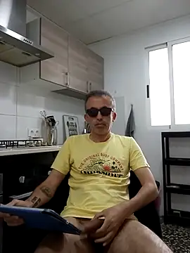EmilioTaladdro online show from May 12, 9:18 am