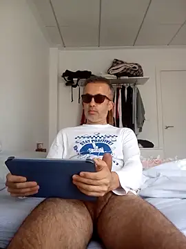 EmilioTaladdro online show from May 1, 5:54 am
