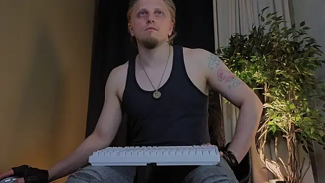 Vincent Hardman online show from May 12, 8:06 pm